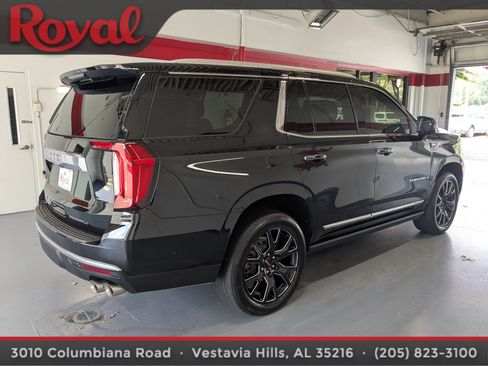 Used 2024 GMC Yukon Denali w/ Denali Reserve Package AWD/4WD image 4