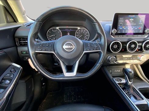 Used 2025 Nissan Sentra SR w/ SR Premium Package FWD image 6