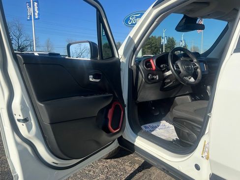 Used 2020 Jeep Renegade Trailhawk w/ Cold Weather Group AWD/4WD image 13