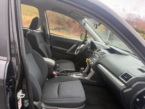 Used 2016 Subaru Forester 2.5i w/ Alloy Wheel Package AWD/4WD image 10