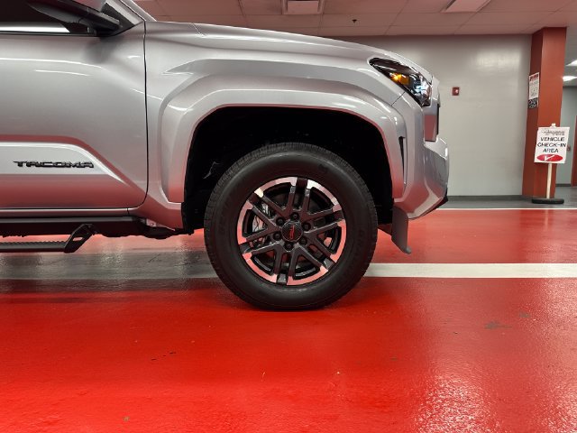 Certified 2026 Toyota Tacoma TRD Sport w/ TRD Sport Upgrade Package AWD/4WD image 31