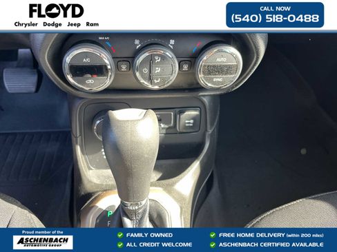Used 2017 Jeep Renegade Latitude w/ Popular Equipment Group AWD/4WD image 18