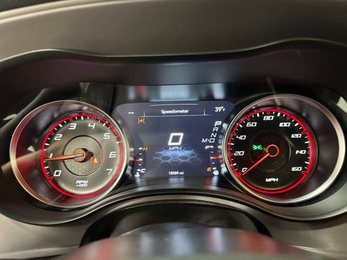 Used 2023 Dodge Charger R/T w/ Technology Group RWD image 19