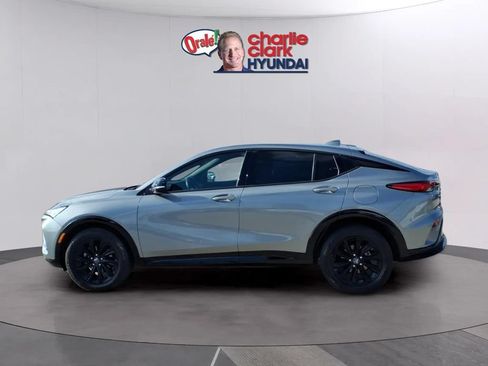 Used 2024 Buick Envista Sport Touring FWD image 2