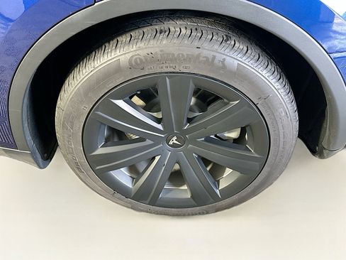 Used 2023 Tesla Model Y Long Range image 11