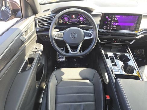 Used 2024 Volkswagen Atlas Cross Sport SEL R-Line AWD/4WD image 3