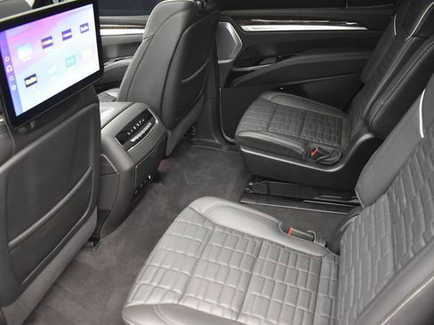 Used 2025 Cadillac Escalade Sport Platinum AWD/4WD image 27