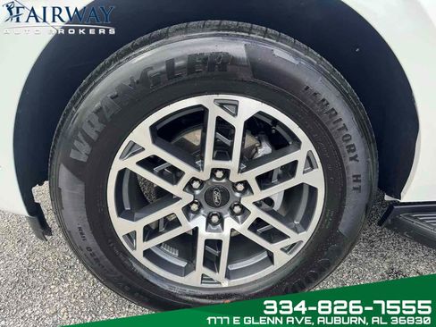 Used 2025 Ford Expedition Active image 36