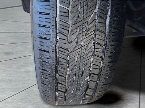 Used 2025 GMC Yukon Denali image 32