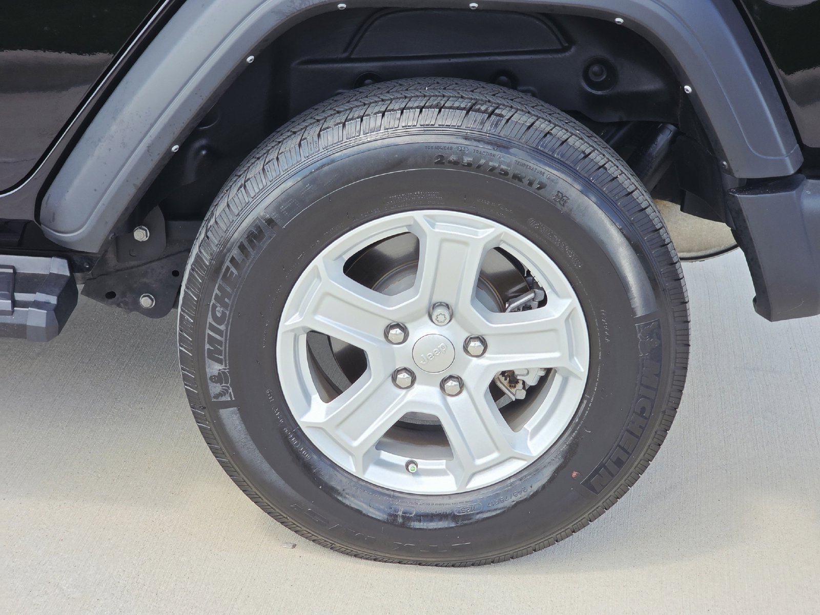 Used 2022 Jeep Wrangler Unlimited Sport AWD/4WD image 9
