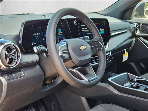 New 2027 Chevrolet Equinox LT FWD image 3