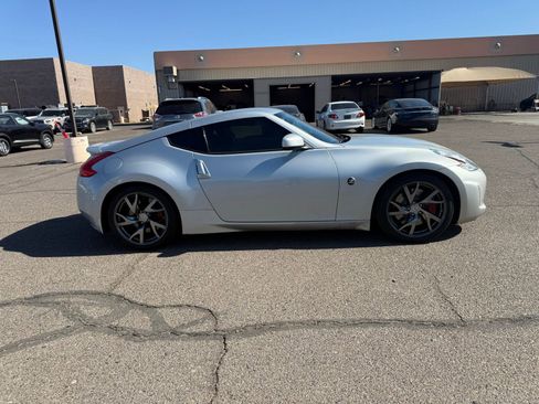 Used 2013 Nissan 370Z Touring w/ Sport Pkg RWD image 4