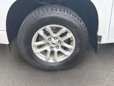 Used 2023 Chevrolet Silverado 1500 RST w/ Convenience Package II AWD/4WD image 44