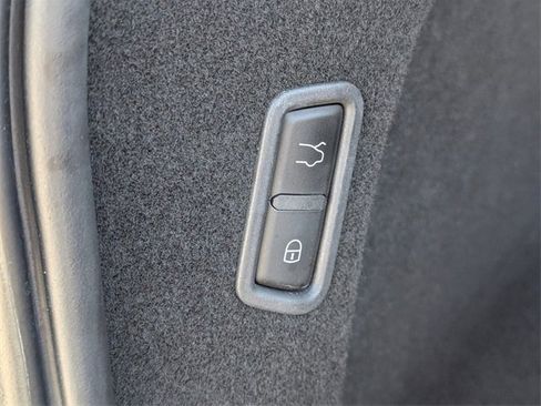 Used 2022 Maserati Levante GT image 11