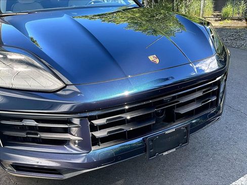 Certified 2026 Porsche Cayenne Coupe AWD/4WD image 32