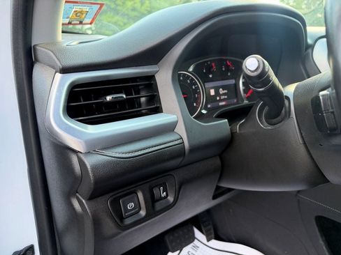 Used 2020 GMC Acadia SLT FWD image 12