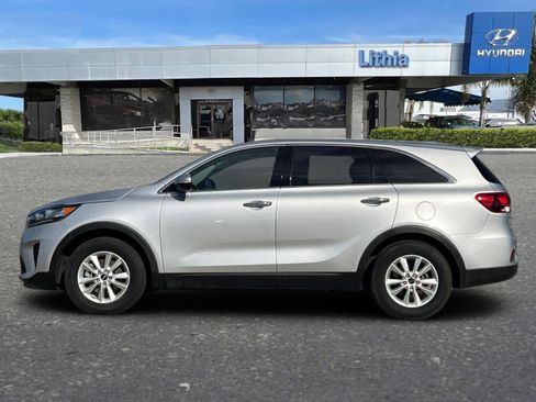 Used 2019 Kia Sorento L image 5