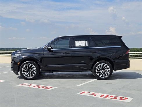 New 2025 Lincoln Navigator Black Label image 4
