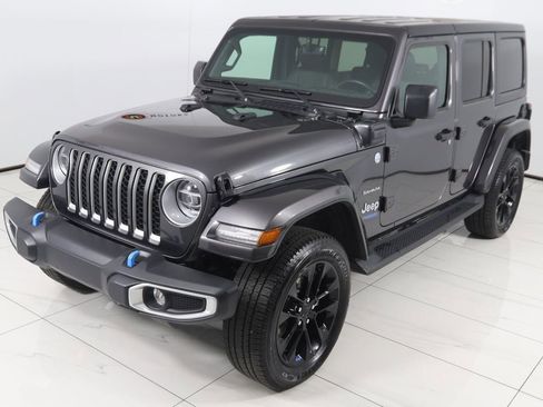 Used 2022 Jeep Wrangler Unlimited Sahara w/ Cold Weather Group image 26
