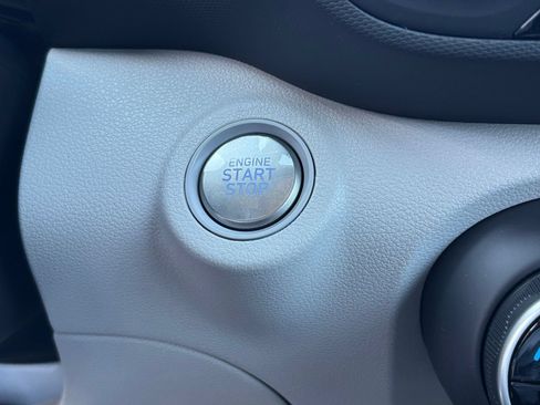 Used 2026 Hyundai Venue SEL FWD image 18