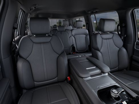 New 2026 Jeep Grand Wagoneer 4WD w/ 8-Passenger Seating Package image 43