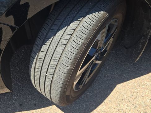 Used 2025 Nissan Sentra SV FWD image 18