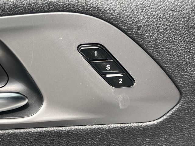 New 2027 Chrysler Pacifica Select FWD image 15