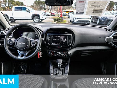 Used 2025 Kia Soul LX w/ LX Technology Package image 30