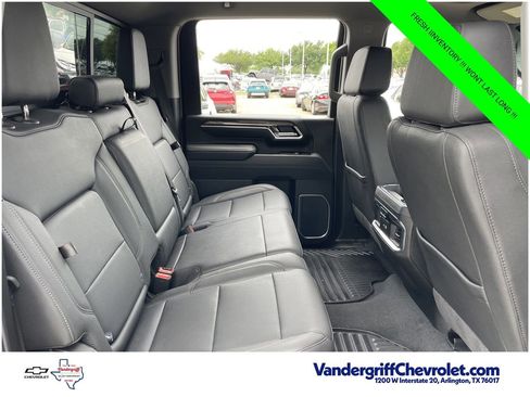 Used 2025 Chevrolet Silverado 2500 LTZ w/ LTZ Convenience Package AWD/4WD image 29