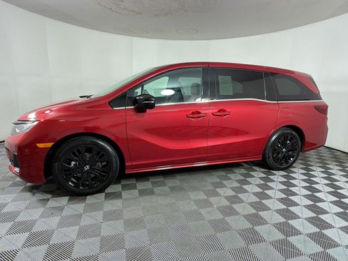 Used 2025 Honda Odyssey Sport-L image 2