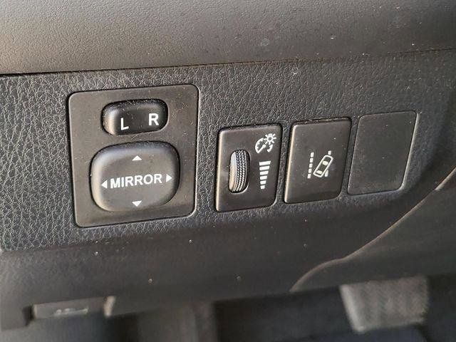 Used 2018 Toyota RAV4 XLE AWD/4WD image 21