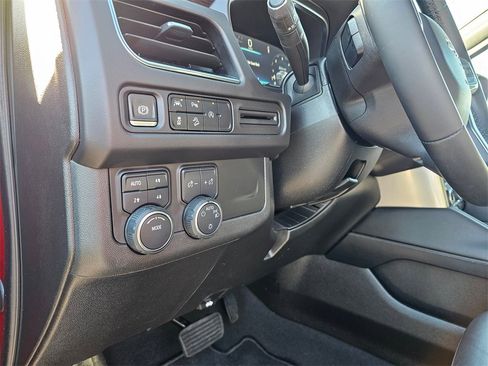 Used 2024 Chevrolet Tahoe Z71 image 21