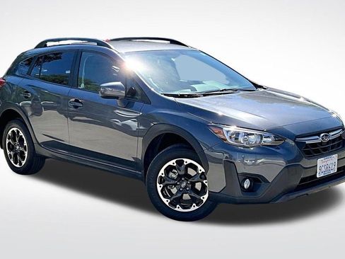 Used 2023 Subaru Crosstrek 2.0i Premium image 3