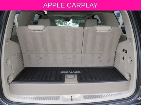 Used 2019 Cadillac Escalade Luxury AWD/4WD image 11