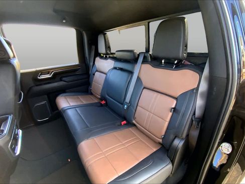Used 2024 Chevrolet Silverado 2500 High Country w/ Technology Package AWD/4WD image 21