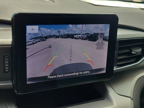 Used 2022 Ford Explorer XLT w/ Equipment Group 202A RWD image 25