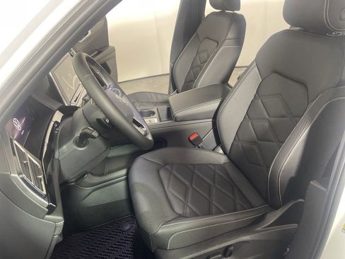 New 2026 Volkswagen Atlas Cross Sport SE image 10