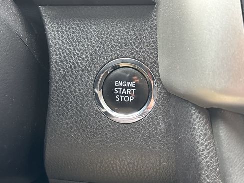 Used 2019 Toyota Highlander SE AWD/4WD image 21