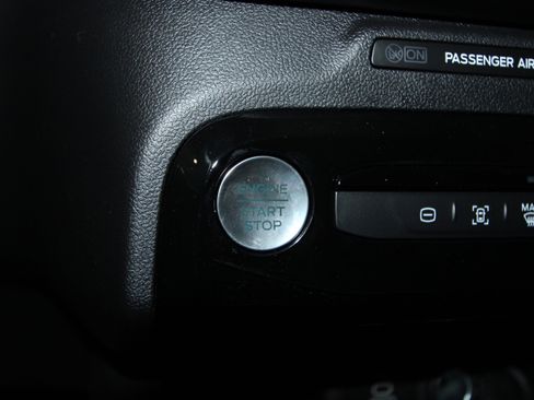 New 2025 Ford Escape SE image 12