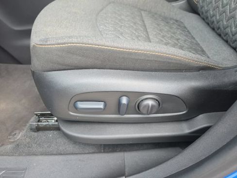 Used 2024 Chevrolet Equinox LT FWD image 17
