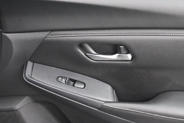 Used 2024 Nissan Sentra SV FWD image 27