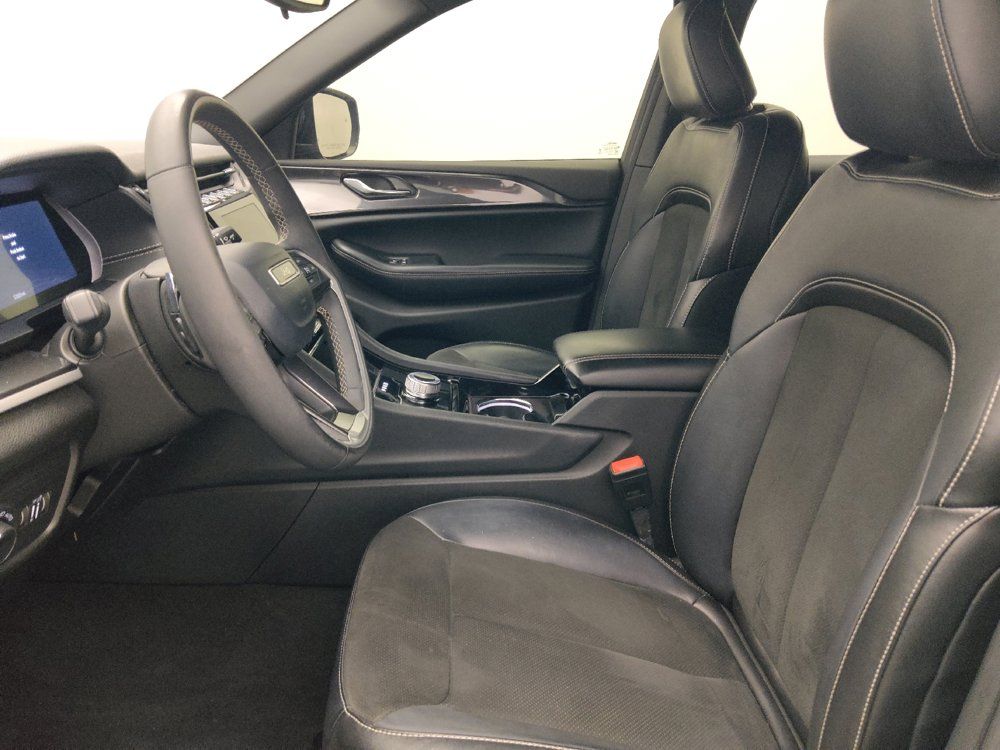 Used 2023 Jeep Grand Cherokee L Laredo RWD image 17