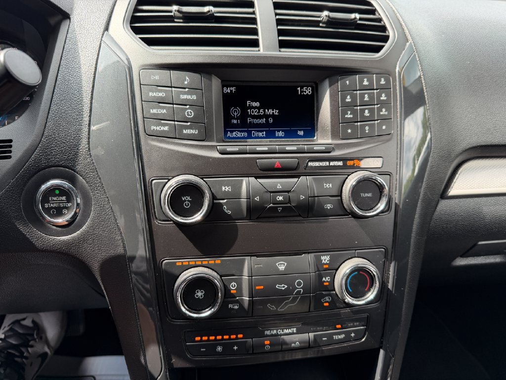 Used 2018 Ford Explorer XLT AWD/4WD image 26