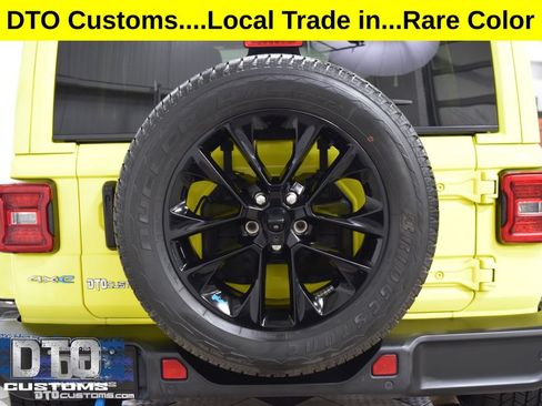 Used 2022 Jeep Wrangler Unlimited Sahara w/ Cold Weather Group AWD/4WD image 27