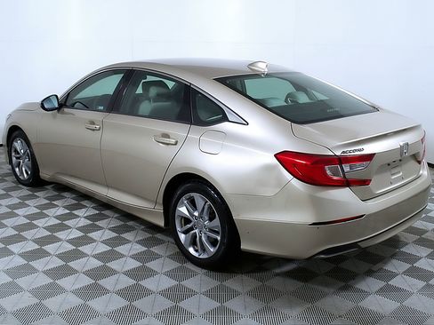 Used 2019 Honda Accord LX image 9