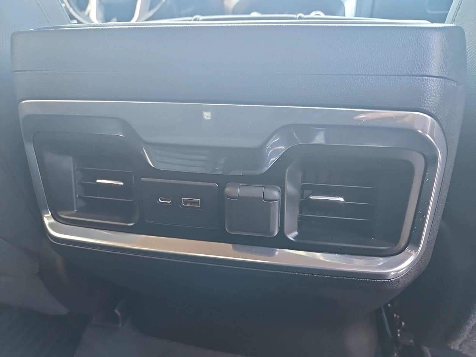 Used 2020 GMC Sierra 1500 Elevation w/ Elevation Value Package AWD/4WD image 17