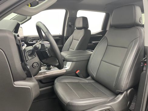 Used 2023 Chevrolet Silverado 1500 LTZ w/ LTZ Convenience Package II AWD/4WD image 17