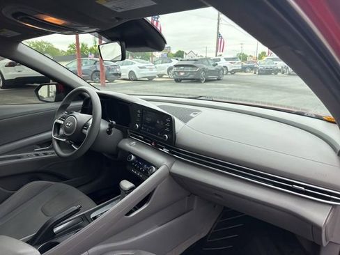 Used 2023 Hyundai Elantra SEL w/ Cargo Package FWD image 17