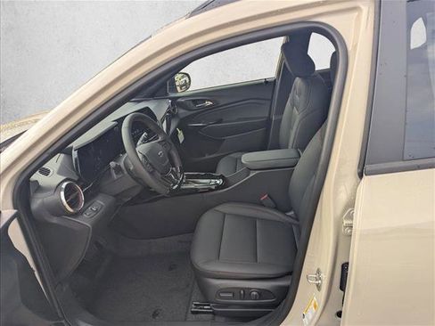 New 2026 Chevrolet Trax RS w/ Sunroof Package FWD image 4