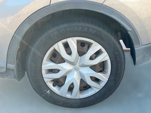 Used 2019 Toyota C-HR LE image 6